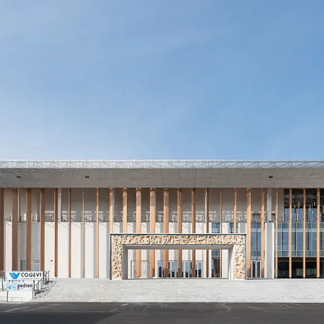 Fassade aus Metallmaschen des Projekts von Kengo Kuma